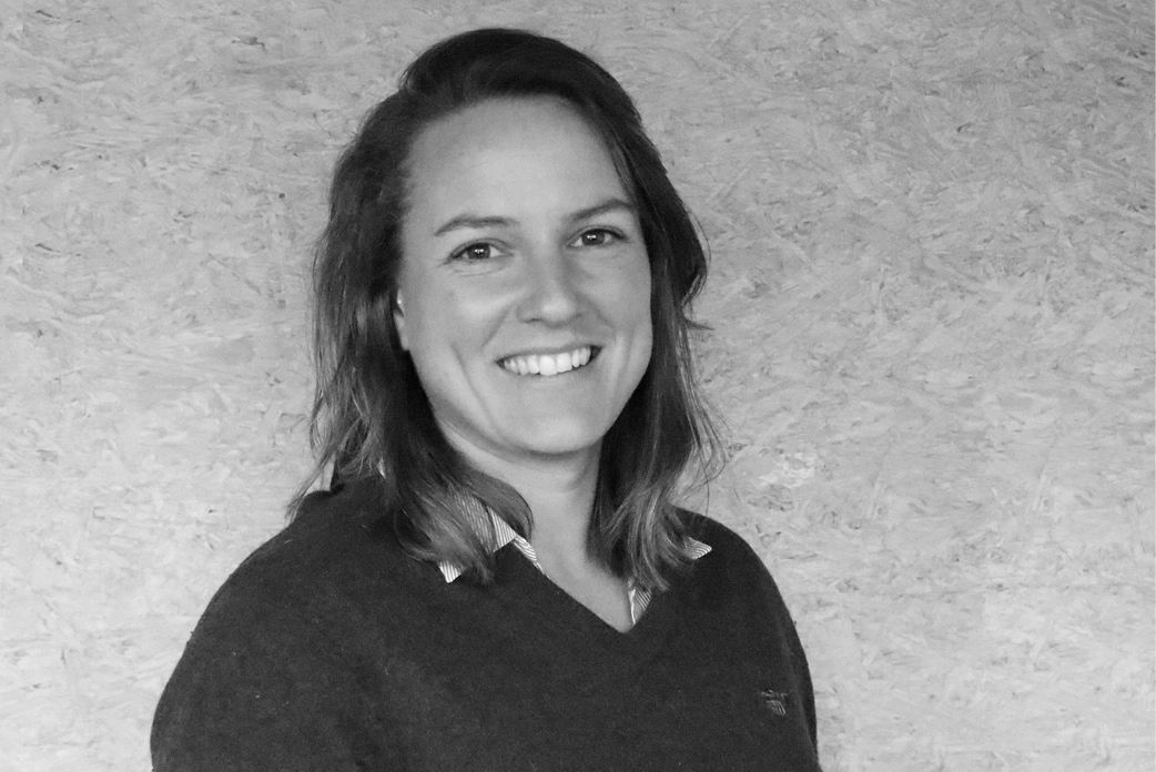 Portrait de Céline Fornay, Chargée de projets de sensibilisation et communication au sein de COSEDEC.